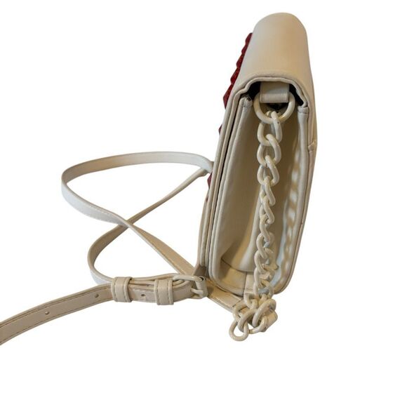 Adorable Betsy Johnson Off-White Crossbody w/ Red Heart Tacs. - Picture 3 of 8